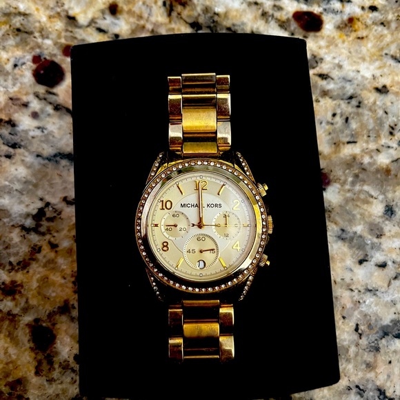 Michael Kors limited edition Gold Watch - Picture 3 of 3